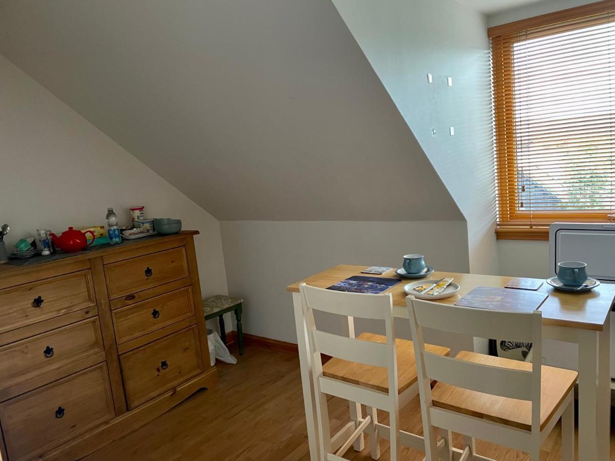 9 Kirk Road Bed & Breakfast Cromdale Bagian luar foto
